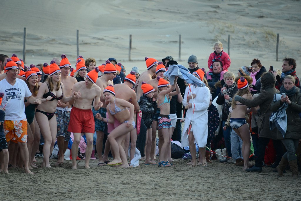 ../Images/Nieuwjaarsduik Nederzandt 2015 045.jpg
